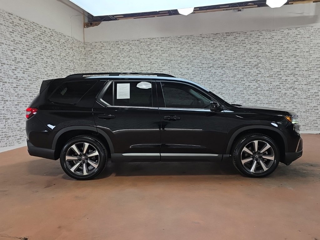 Used 2023 Honda Pilot Touring image 6