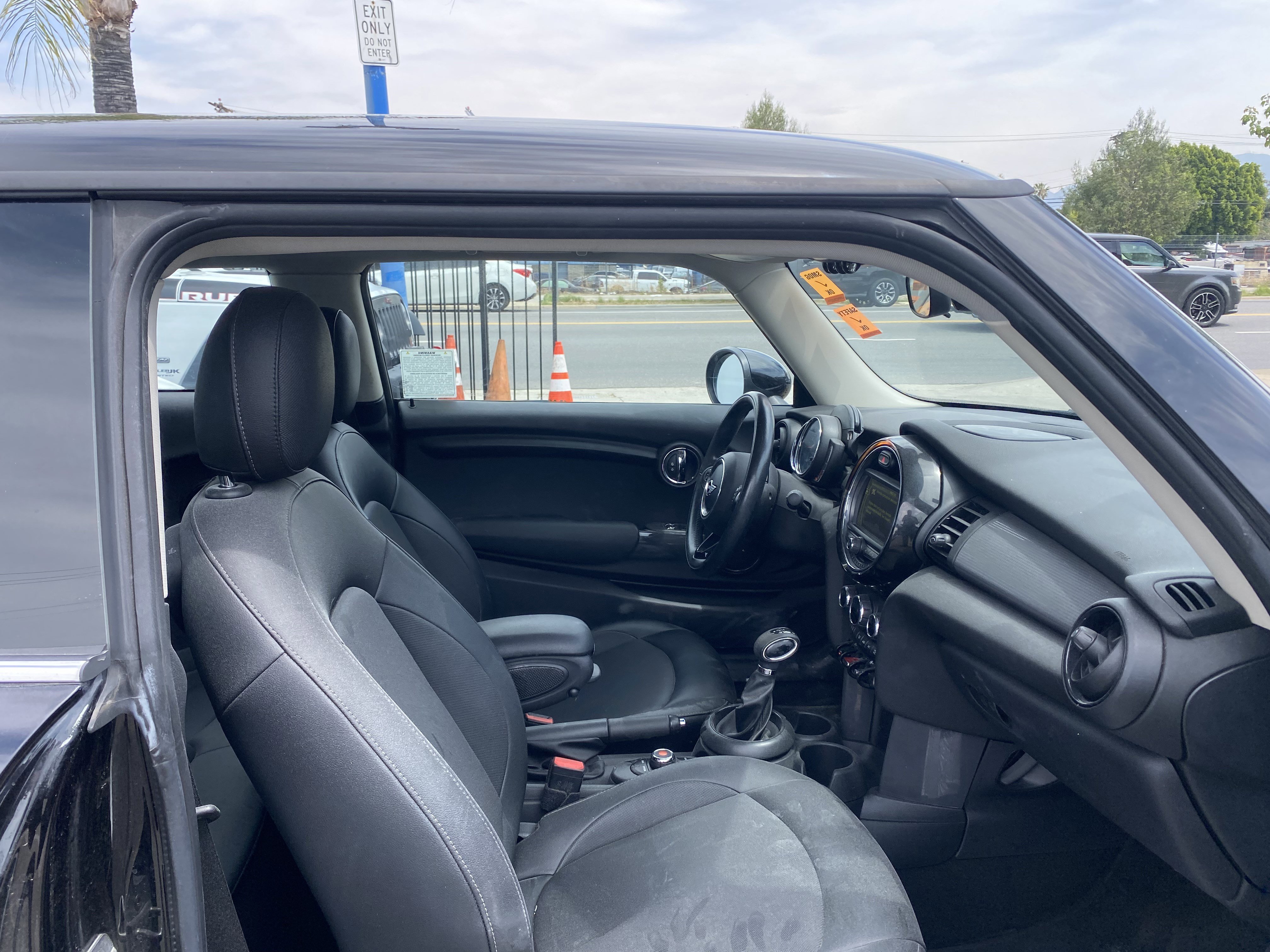 Used 2018 MINI Cooper 2-Door Hardtop image 18