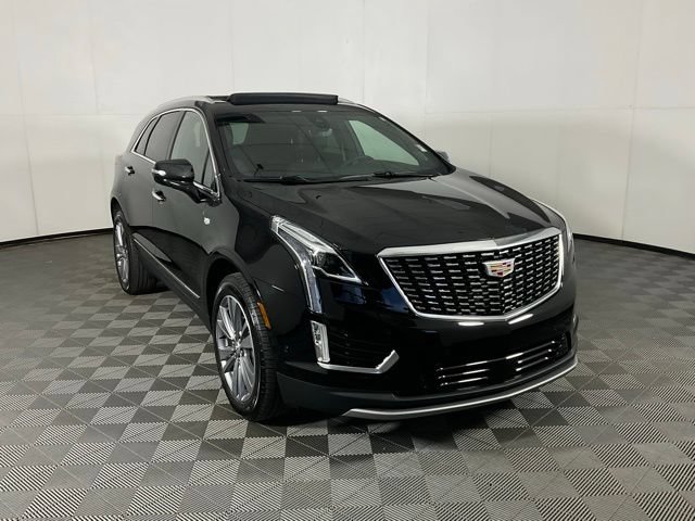 Certified 2025 Cadillac XT5 Premium Luxury w/ Technology Package AWD/4WD image 3