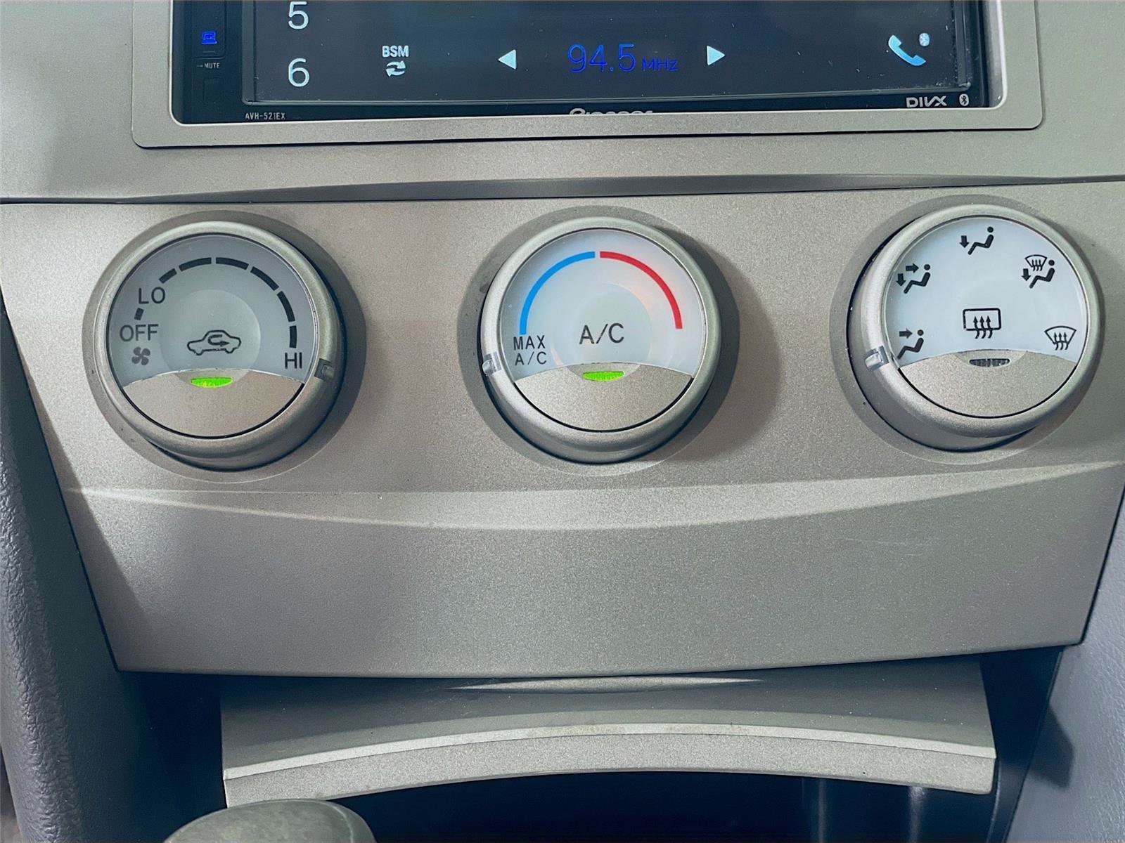 Used 2011 Toyota Camry LE FWD image 17