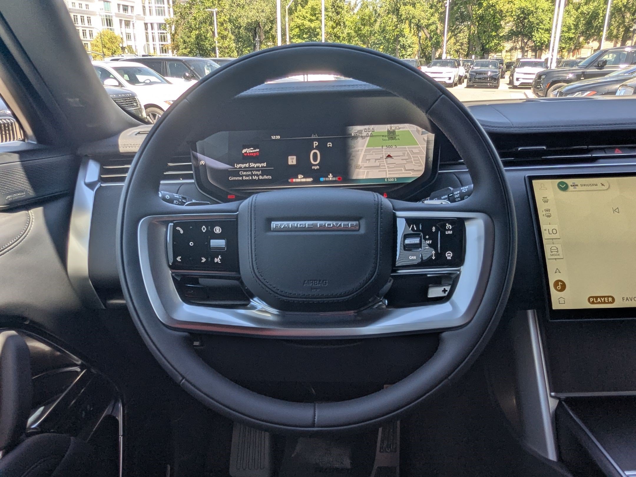 New 2026 Land Rover Range Rover Long Wheelbase SE AWD/4WD image 16