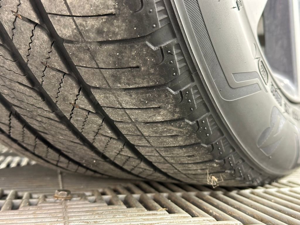 Used 2023 Acura MDX A-Spec image 15