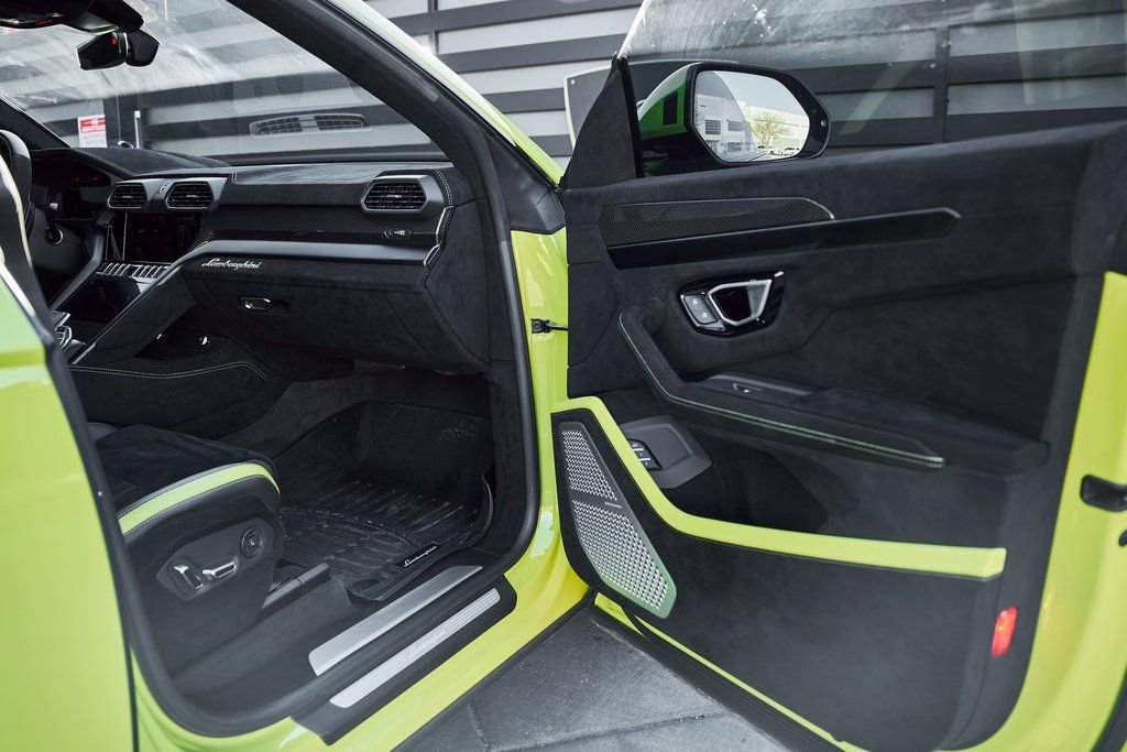 Used 2024 Lamborghini Urus Performante image 29