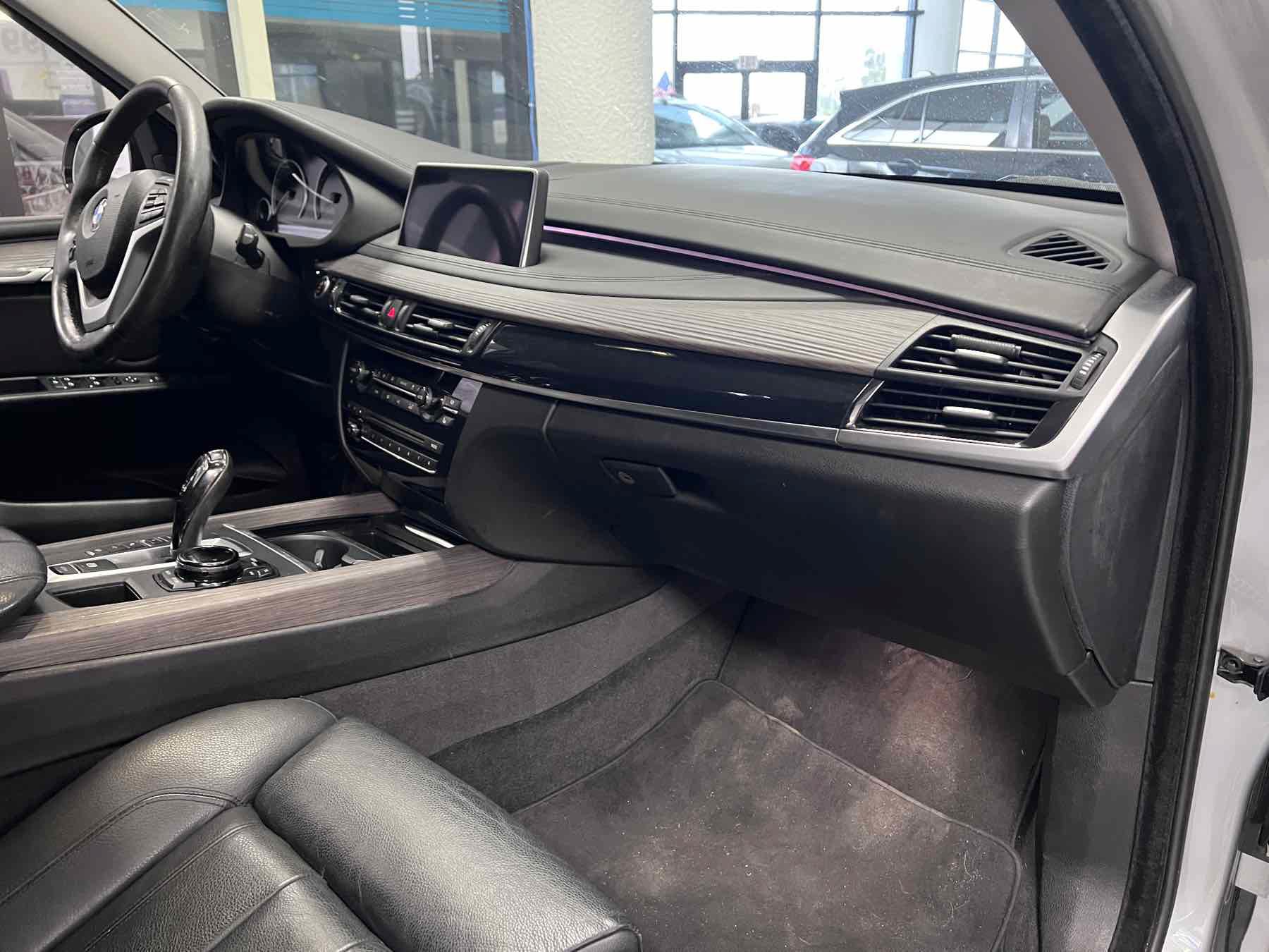 Used 2015 BMW X5 xDrive50i AWD/4WD image 9