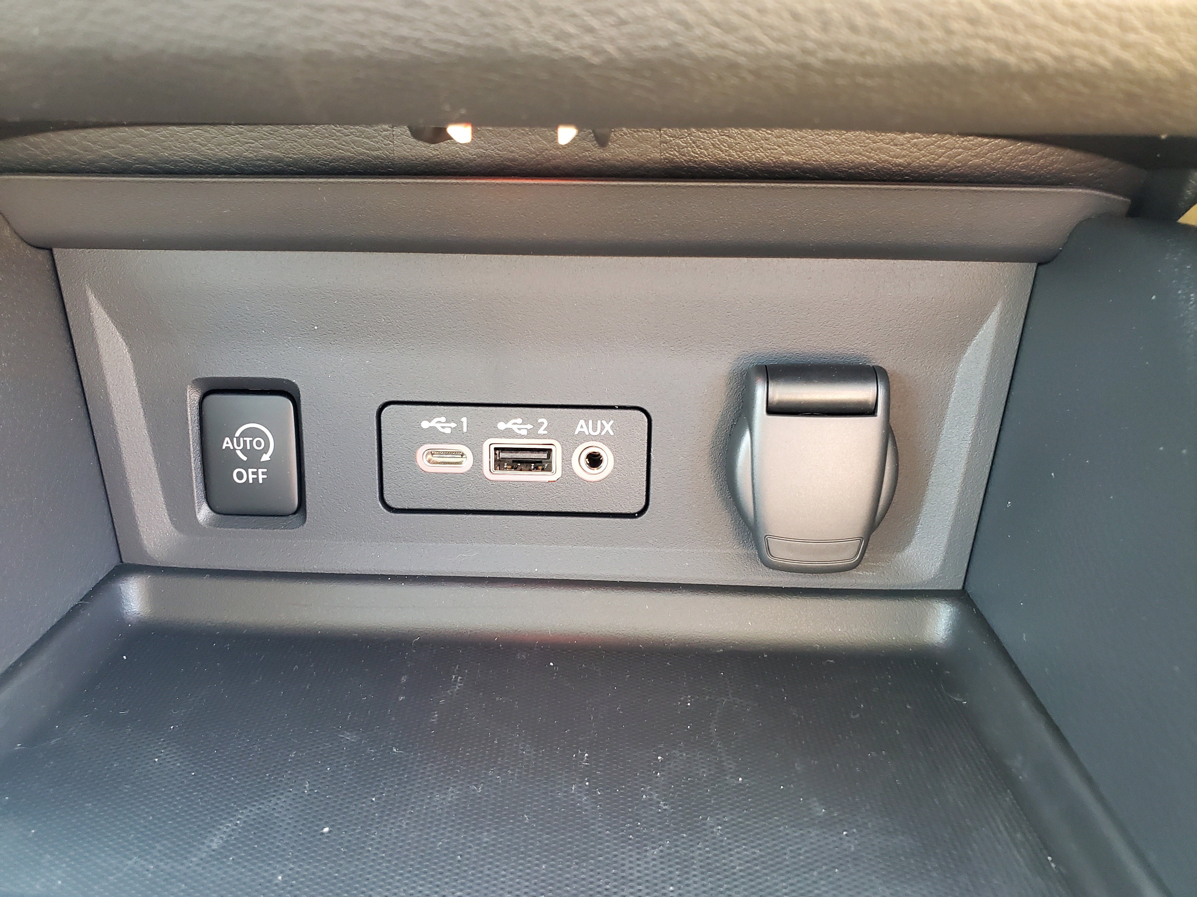 Certified 2025 Nissan Sentra SV w/ SV Premium Package image 24