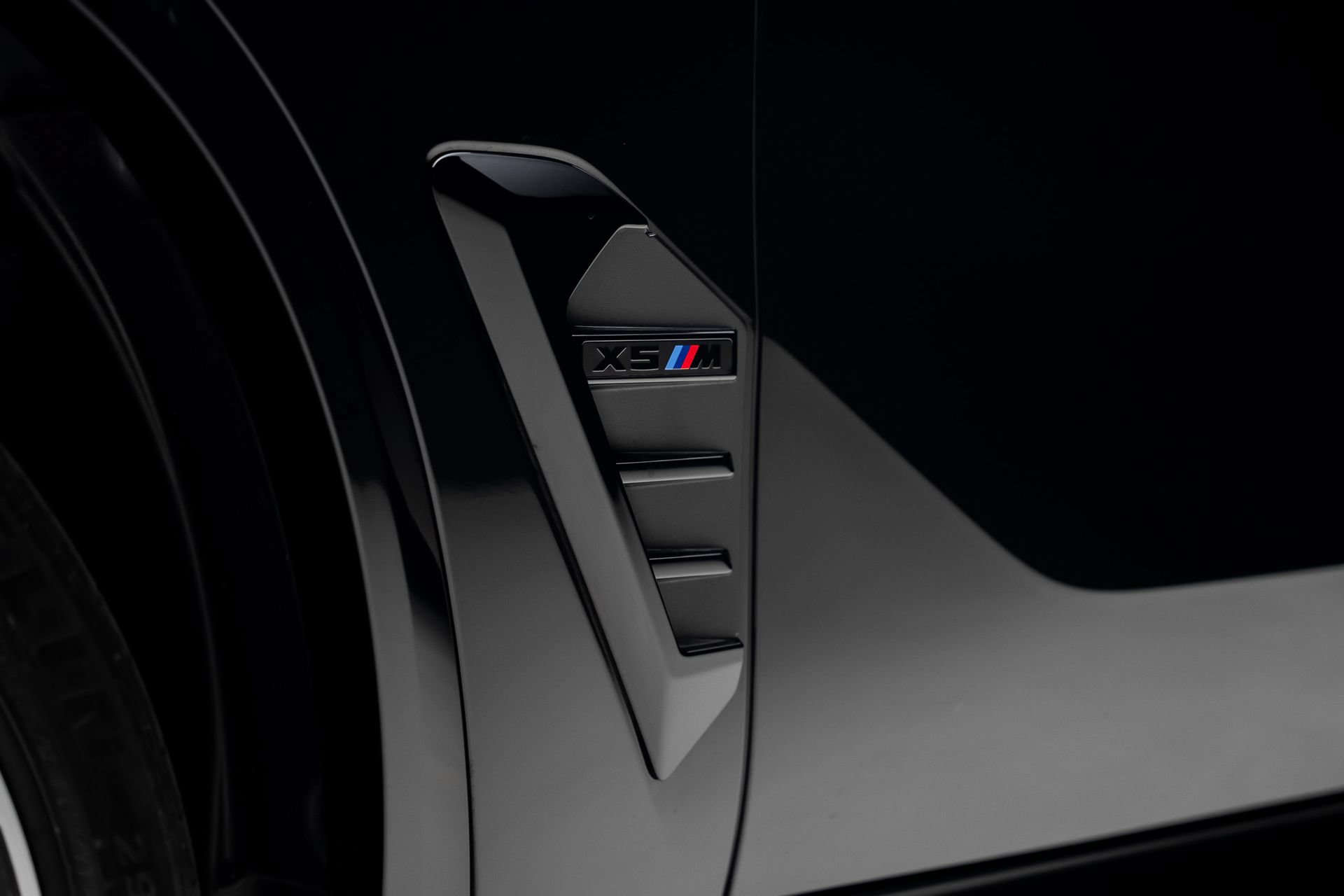 Used 2024 BMW X5 M Competition w/ Executive Package AWD/4WD image 24
