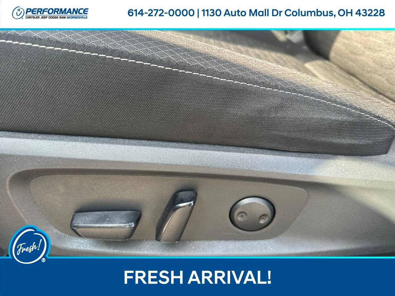 Used 2023 Nissan Pathfinder SV AWD/4WD image 16