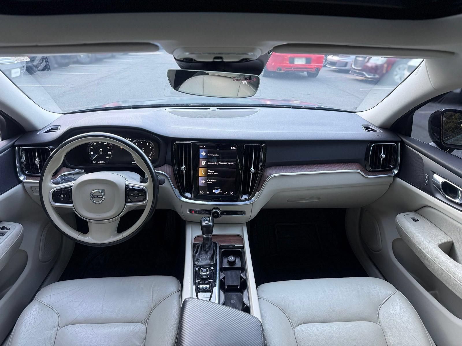 Used 2021 Volvo S60 T5 Momentum AWD/4WD image 32
