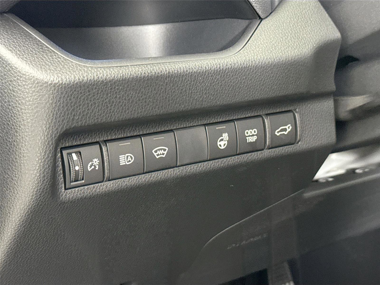 Used 2025 Toyota RAV4 XSE w/ Weather Package AWD/4WD image 16