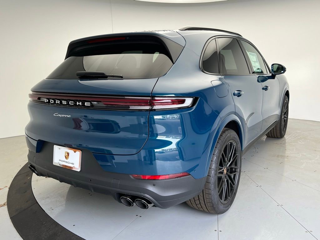 Used 2025 Porsche Cayenne image 22