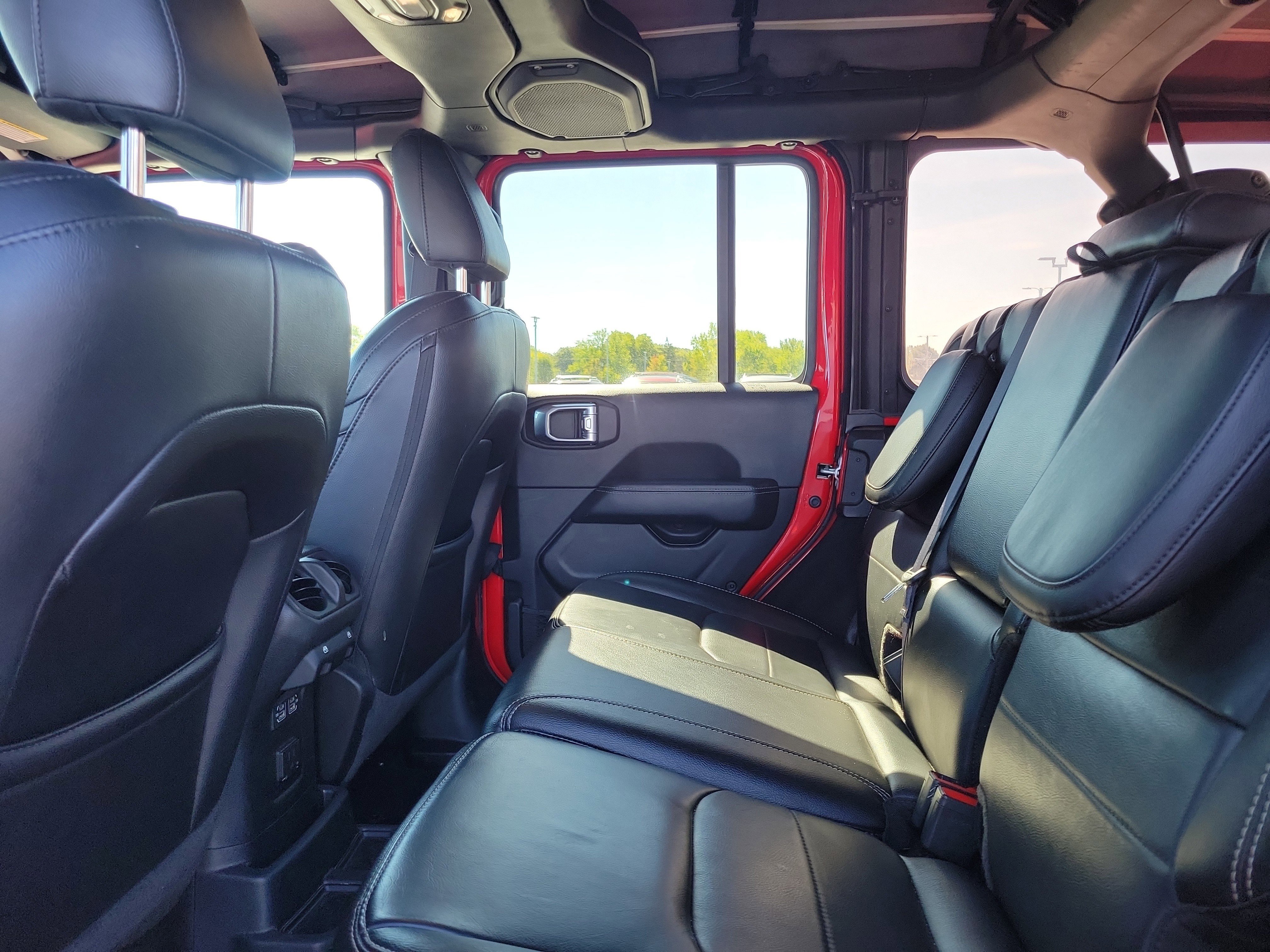 Used 2023 Jeep Wrangler Sahara image 11