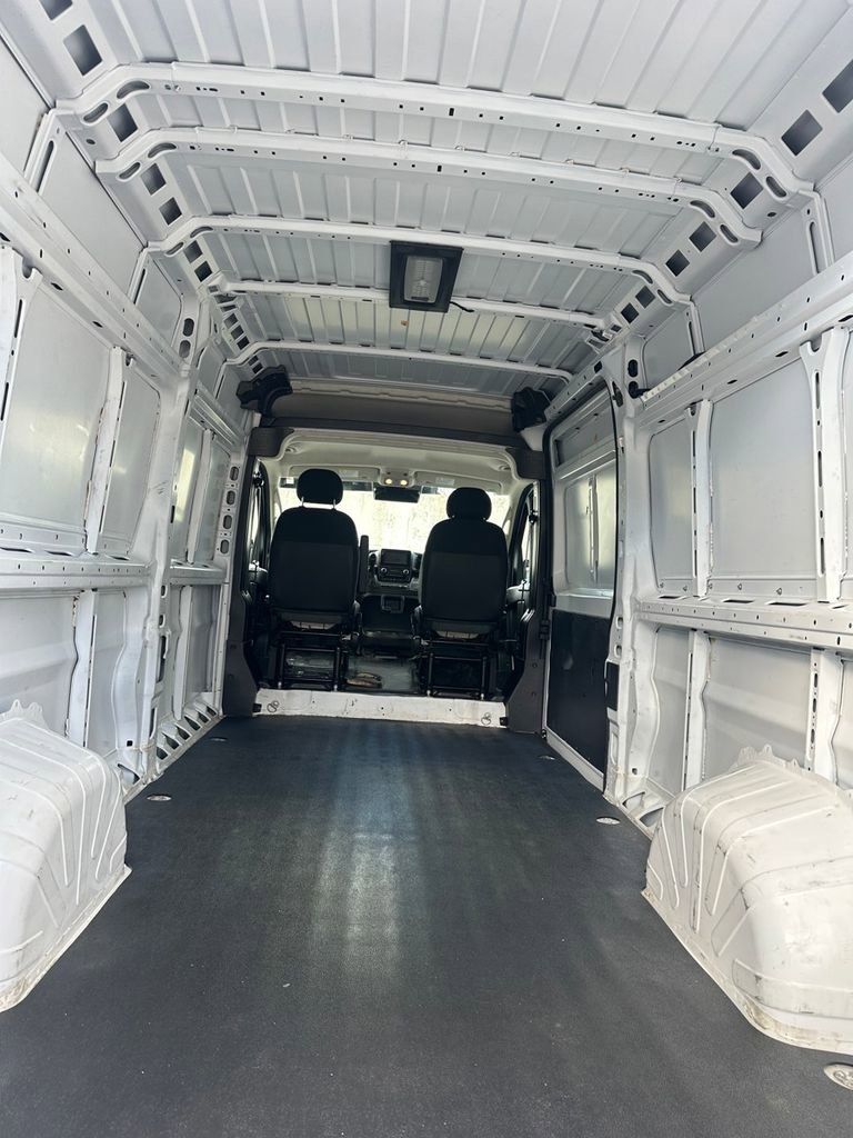 Used 2024 RAM ProMaster 2500 w/ Convenience Group FWD image 19
