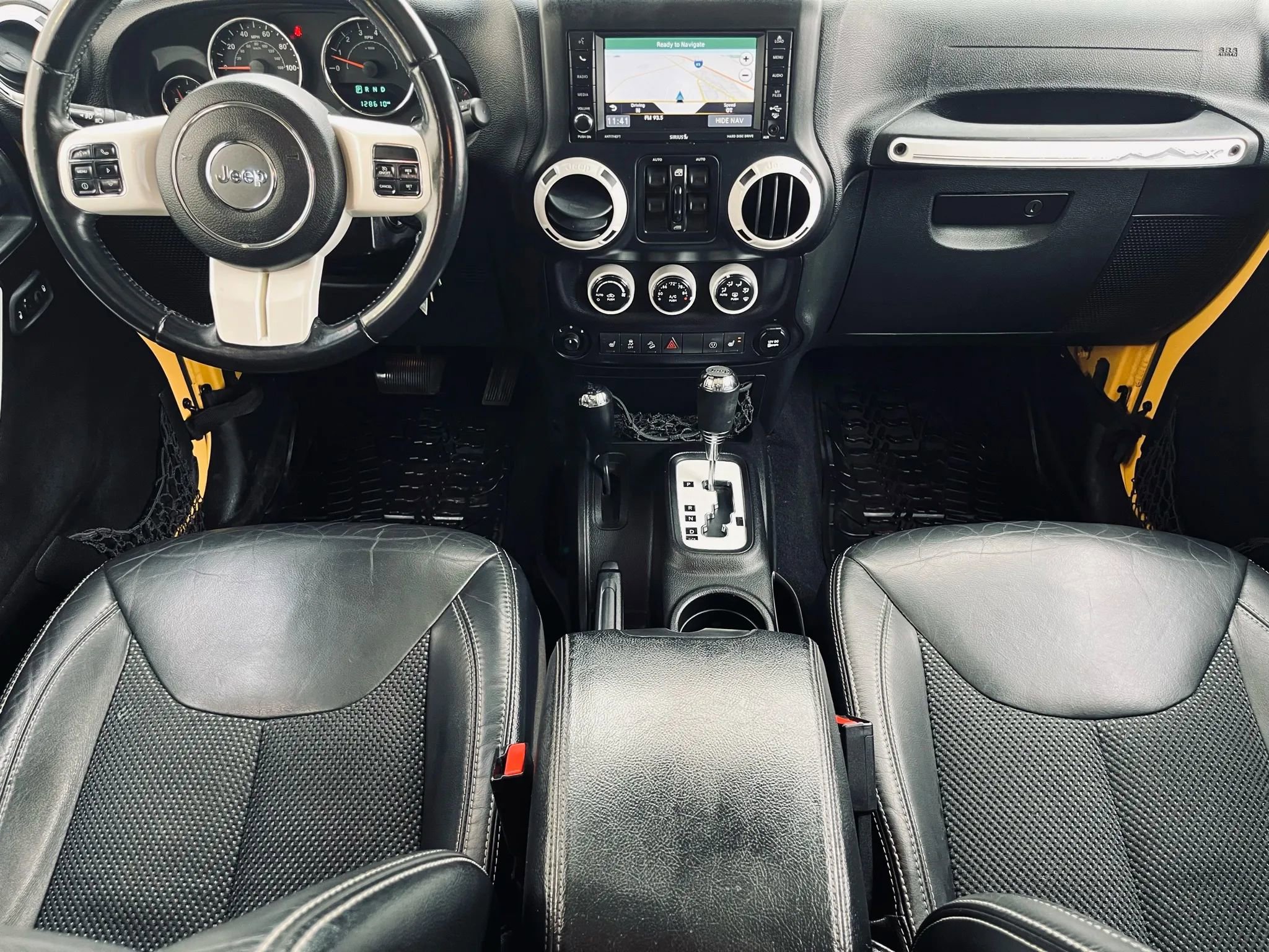 Used 2015 Jeep Wrangler Unlimited Sahara image 25