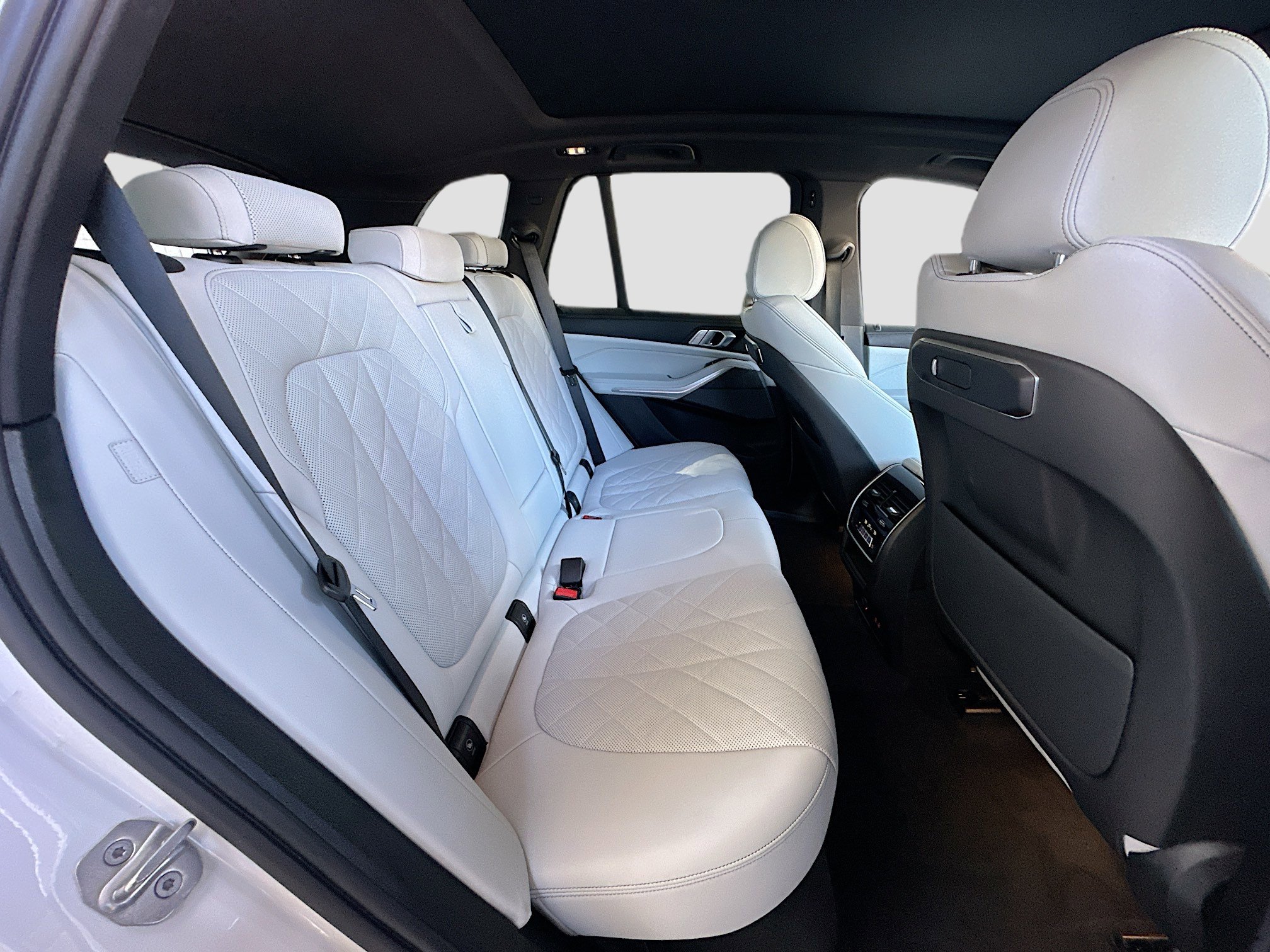 Certified 2024 BMW X5 sDrive40i w/ M Sport Package image 29