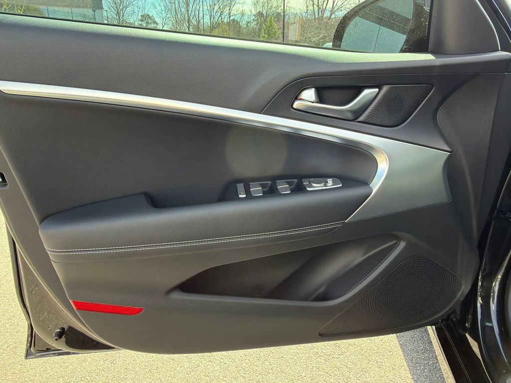 Used 2026 Genesis G70 2.5T RWD image 10