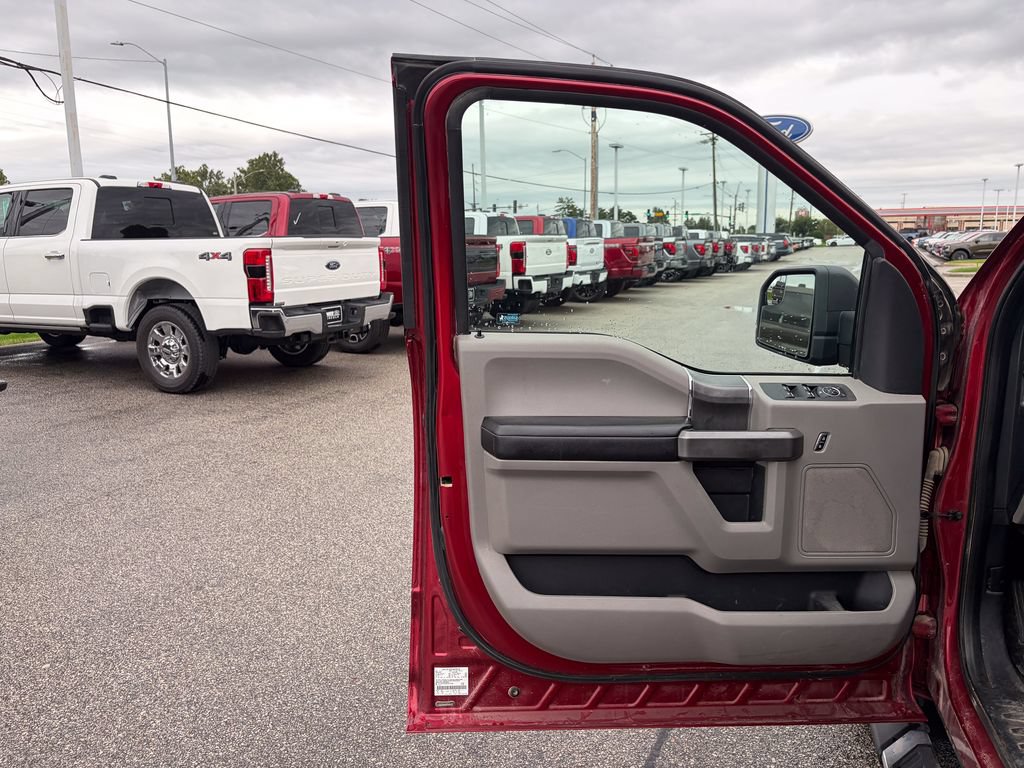 Used 2015 Ford F150 XLT w/ Equipment Group 302A Luxury AWD/4WD image 11
