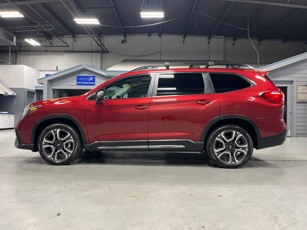 Used 2023 Subaru Ascent Limited w/ Technology Package AWD/4WD image 4