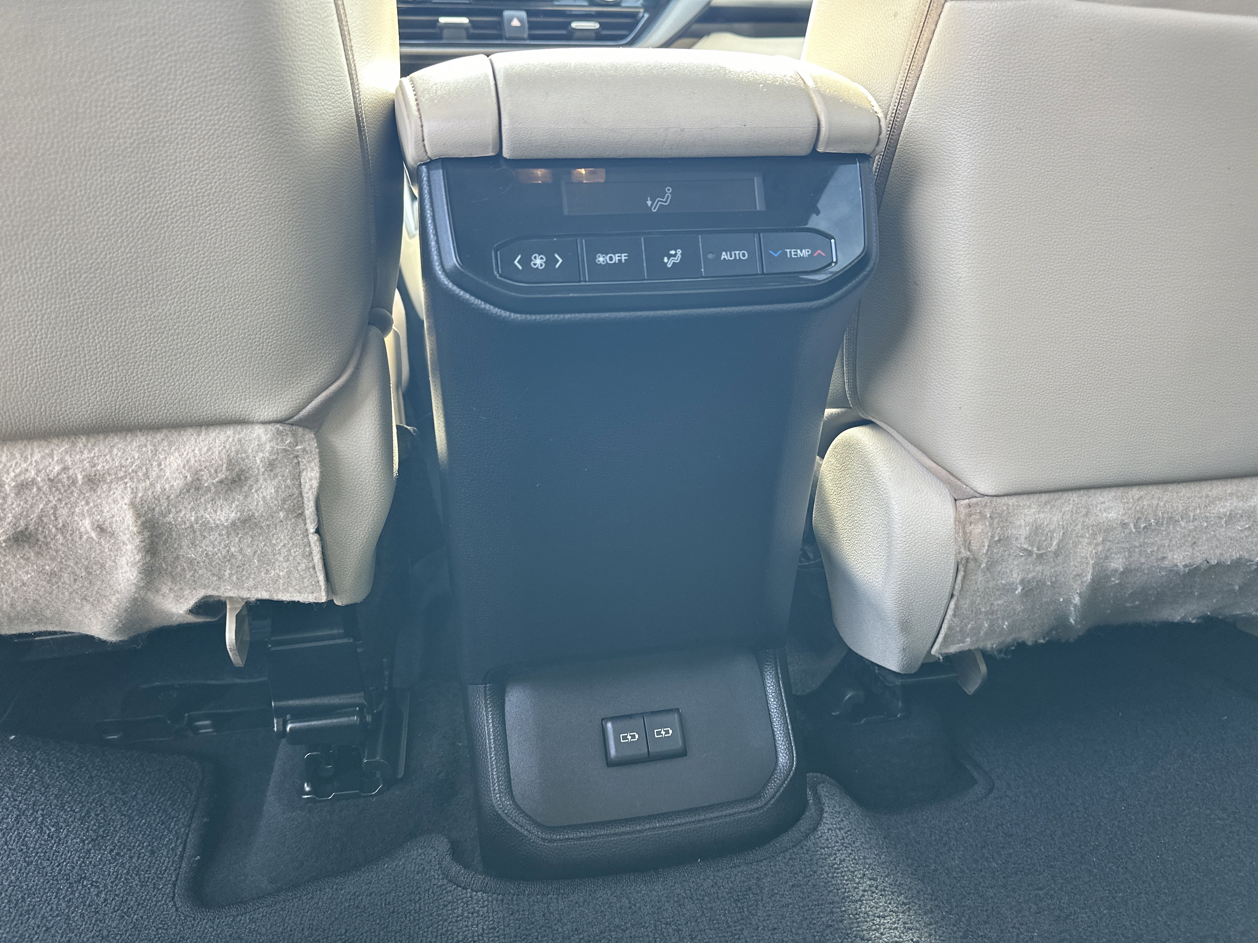 Used 2023 Toyota Highlander XLE image 23