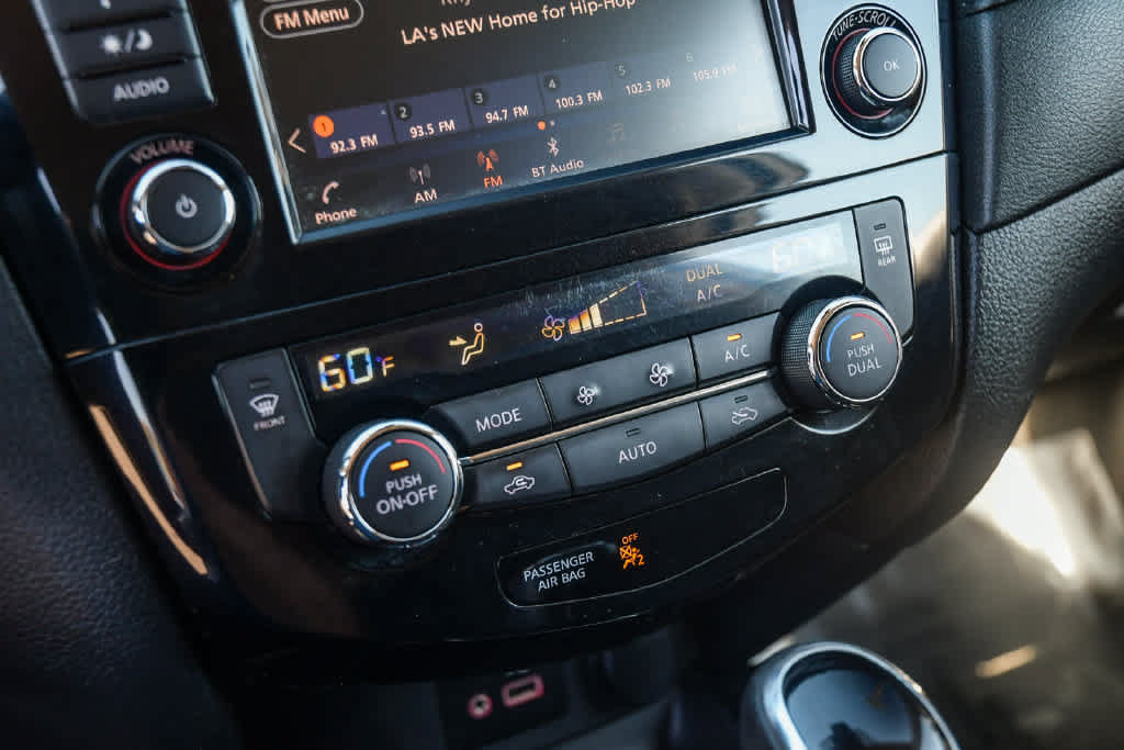 Used 2020 Nissan Rogue SV FWD image 52