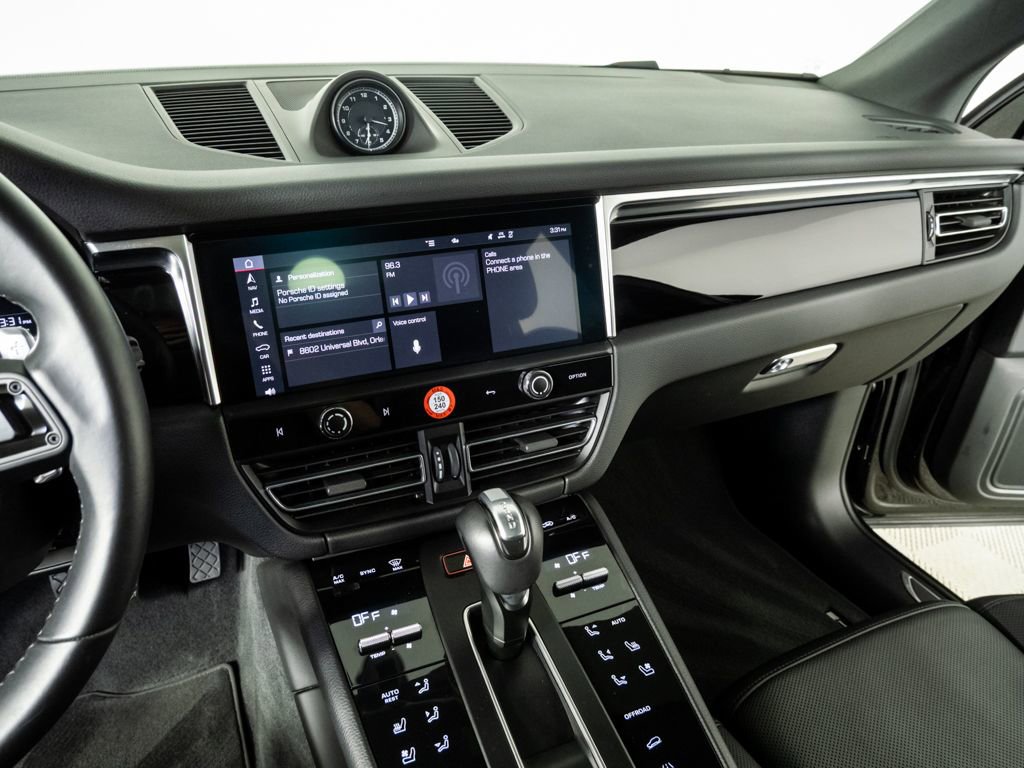 Certified 2024 Porsche Macan Turbo image 13