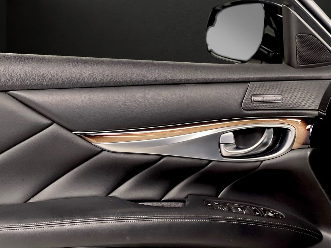 Used 2017 INFINITI Q70 L 3.7 w/ Deluxe Touring Package image 38