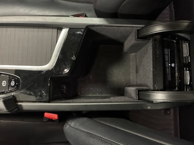 Used 2020 Volvo XC90 T5 Momentum w/ Protection Package Premier FWD image 26