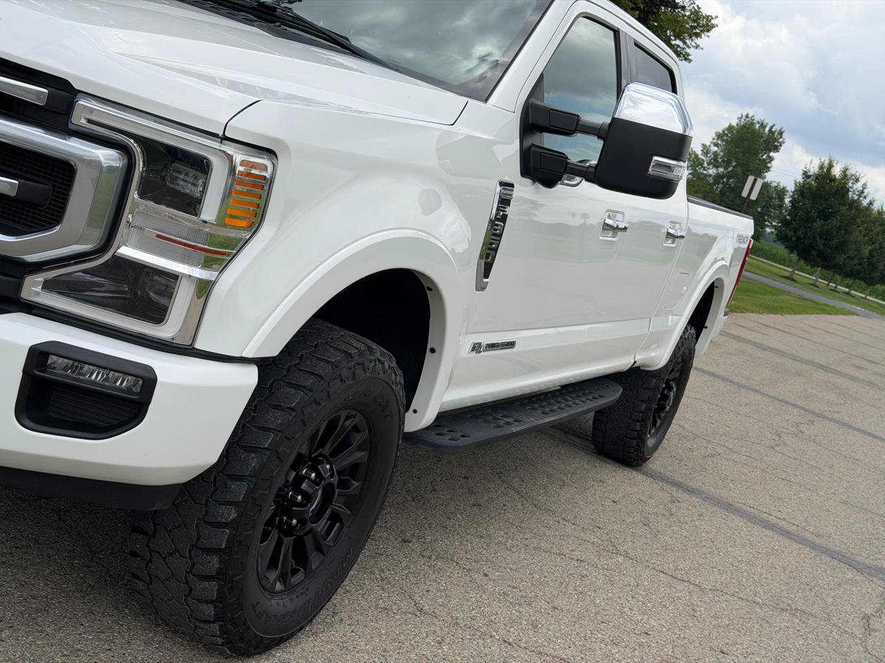 Used 2020 Ford F350 Platinum w/ Tremor Off-Road Package AWD/4WD image 11