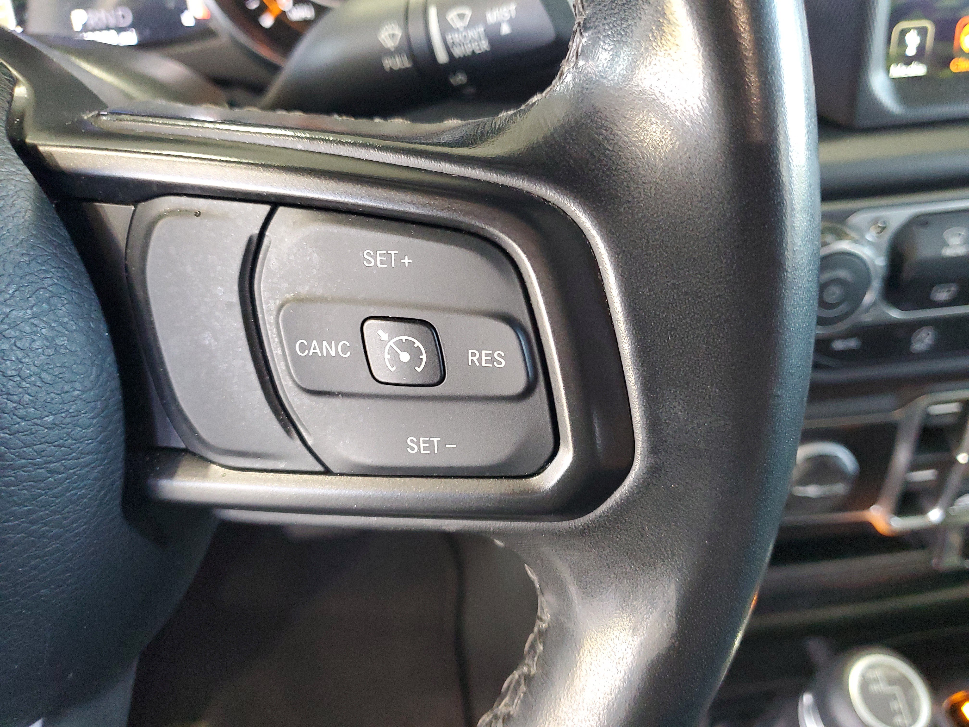 Used 2022 Jeep Gladiator Sport AWD/4WD image 25