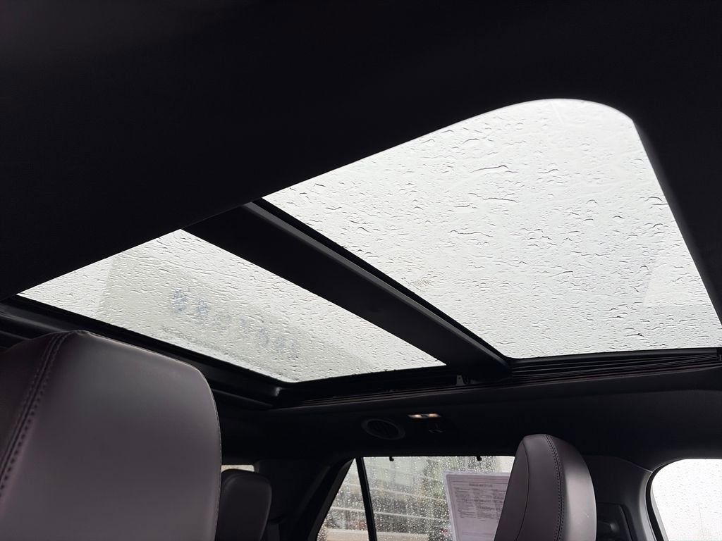 Used 2025 Ford Explorer Platinum w/ LUX Leather Package AWD/4WD image 14