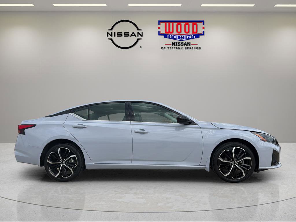 Certified 2025 Nissan Altima 2.5 SR w/ SR Premium Package image 2