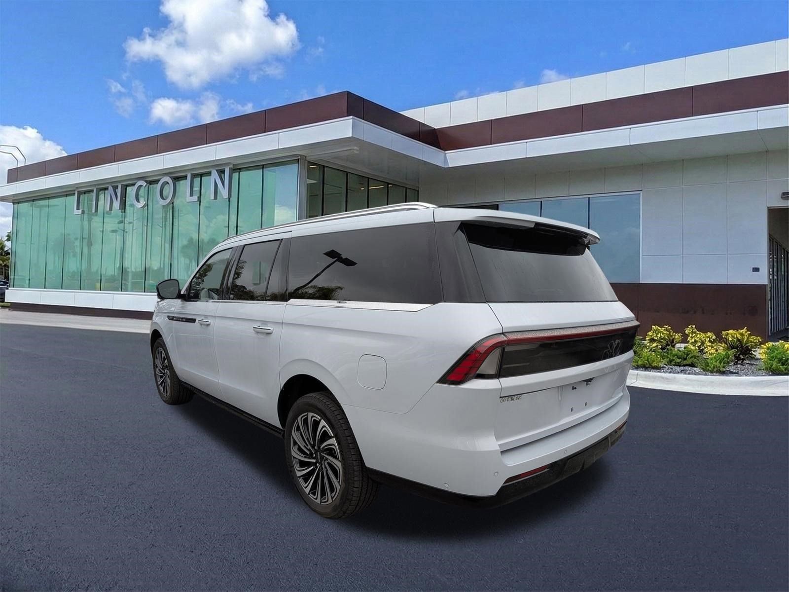 Certified 2025 Lincoln Navigator L Black Label image 7