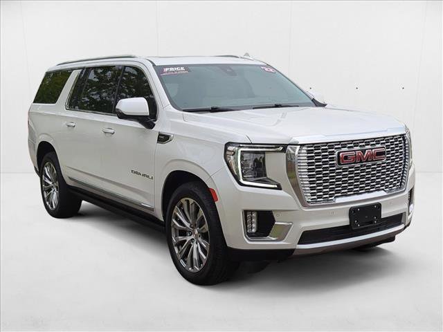 Used 2022 GMC Yukon XL Denali image 3