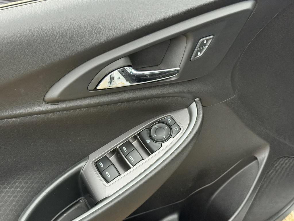 Used 2024 Chevrolet Malibu LT FWD image 19