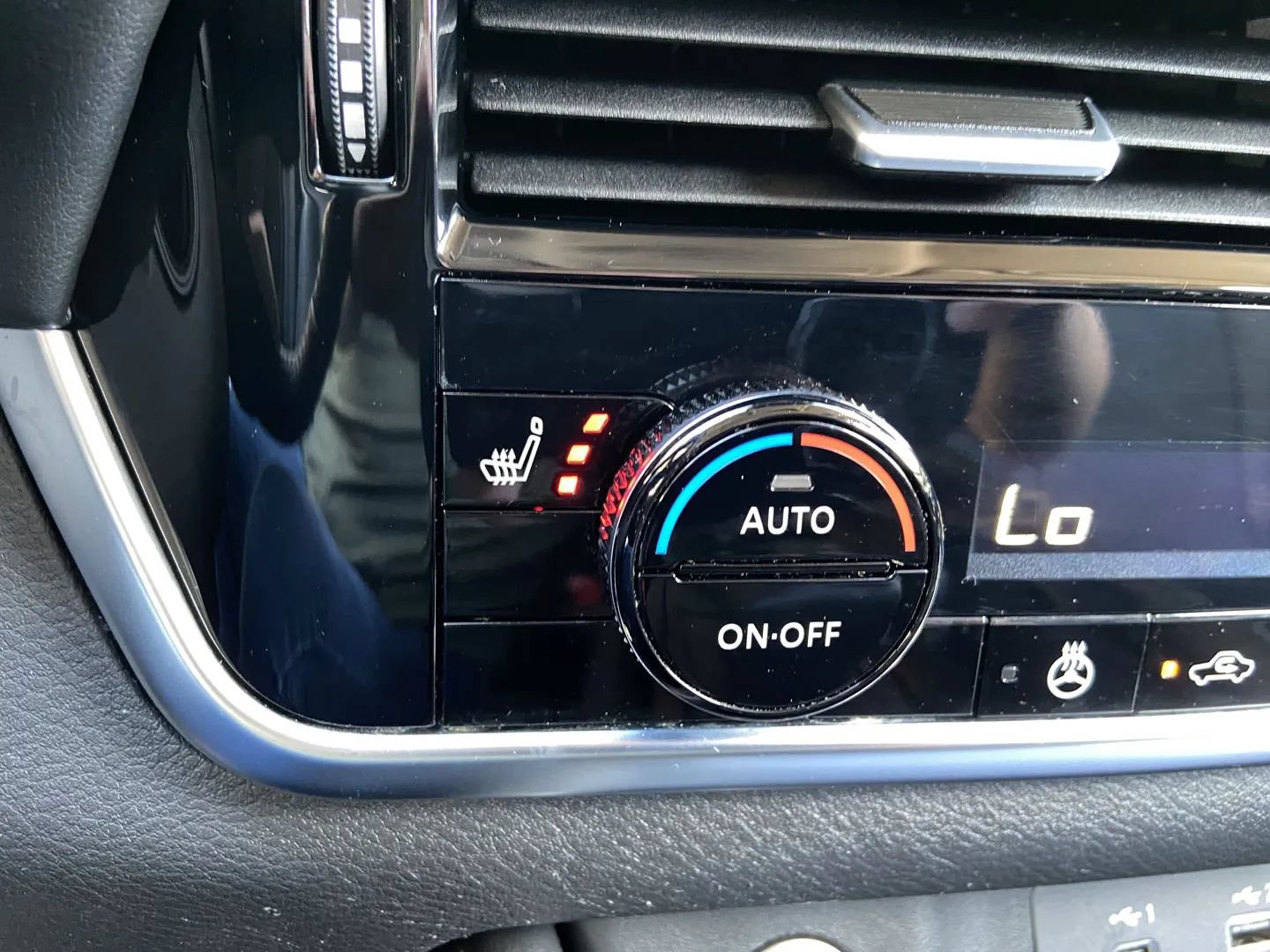 Used 2023 Nissan Rogue SL AWD/4WD image 23