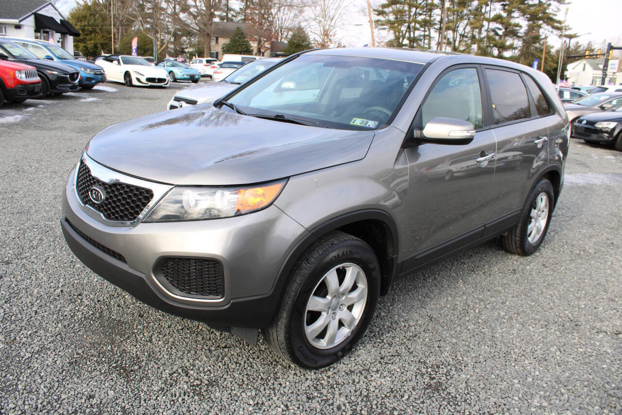 Used 2013 Kia Sorento LX image 2
