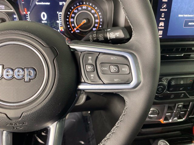 Used 2026 Jeep Wrangler Unlimited Sahara AWD/4WD image 27
