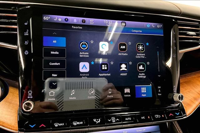 Used 2025 Jeep Grand Wagoneer L Series III w/ Rear-Seat Entertainment Group AWD/4WD image 37