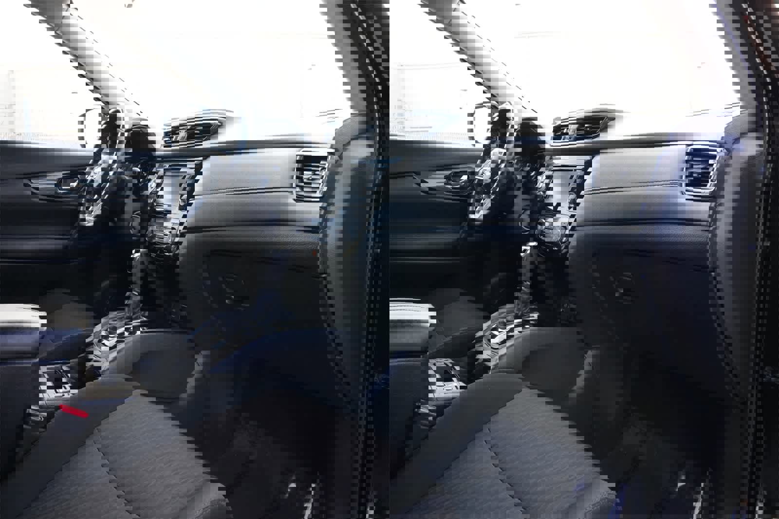 Used 2018 Nissan Rogue SV image 22