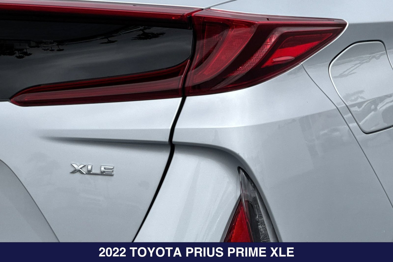 Used 2022 Toyota Prius Prime XLE FWD image 29