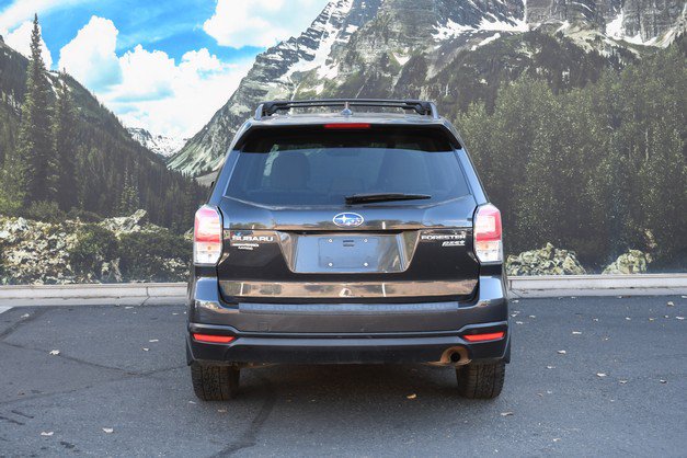 Used 2017 Subaru Forester 2.5i Premium w/ All-Weather Package AWD/4WD image 10