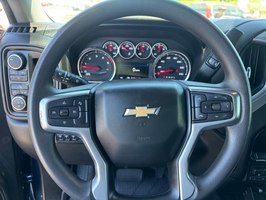 Used 2022 Chevrolet Silverado 2500 Custom w/ Custom Value Package image 12