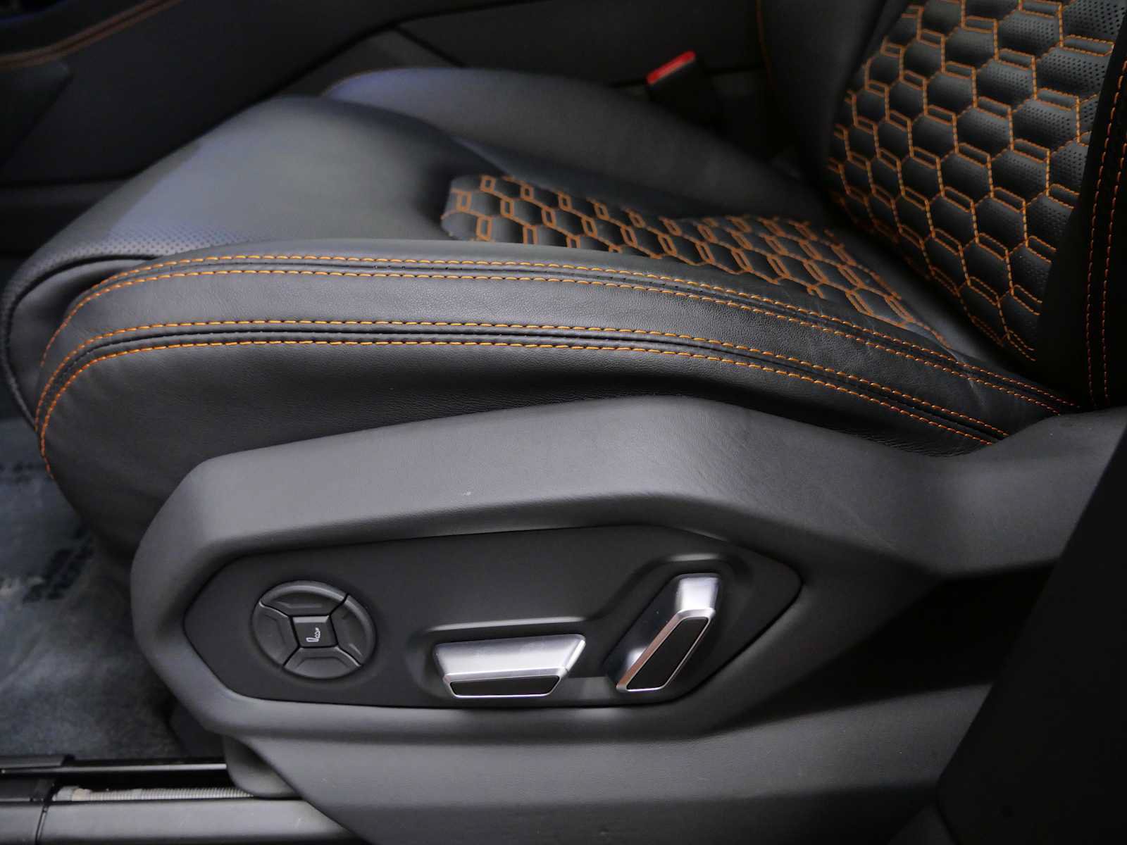 Used 2024 Lamborghini Urus S AWD/4WD image 21