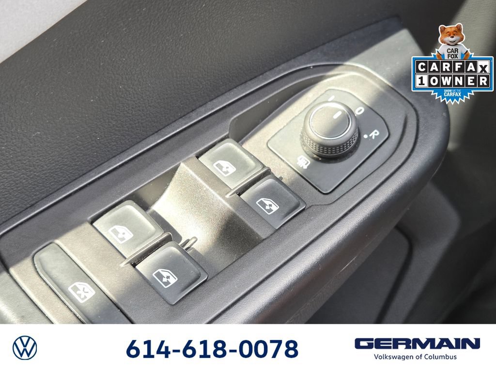 Used 2025 Volkswagen Taos SE AWD/4WD image 29