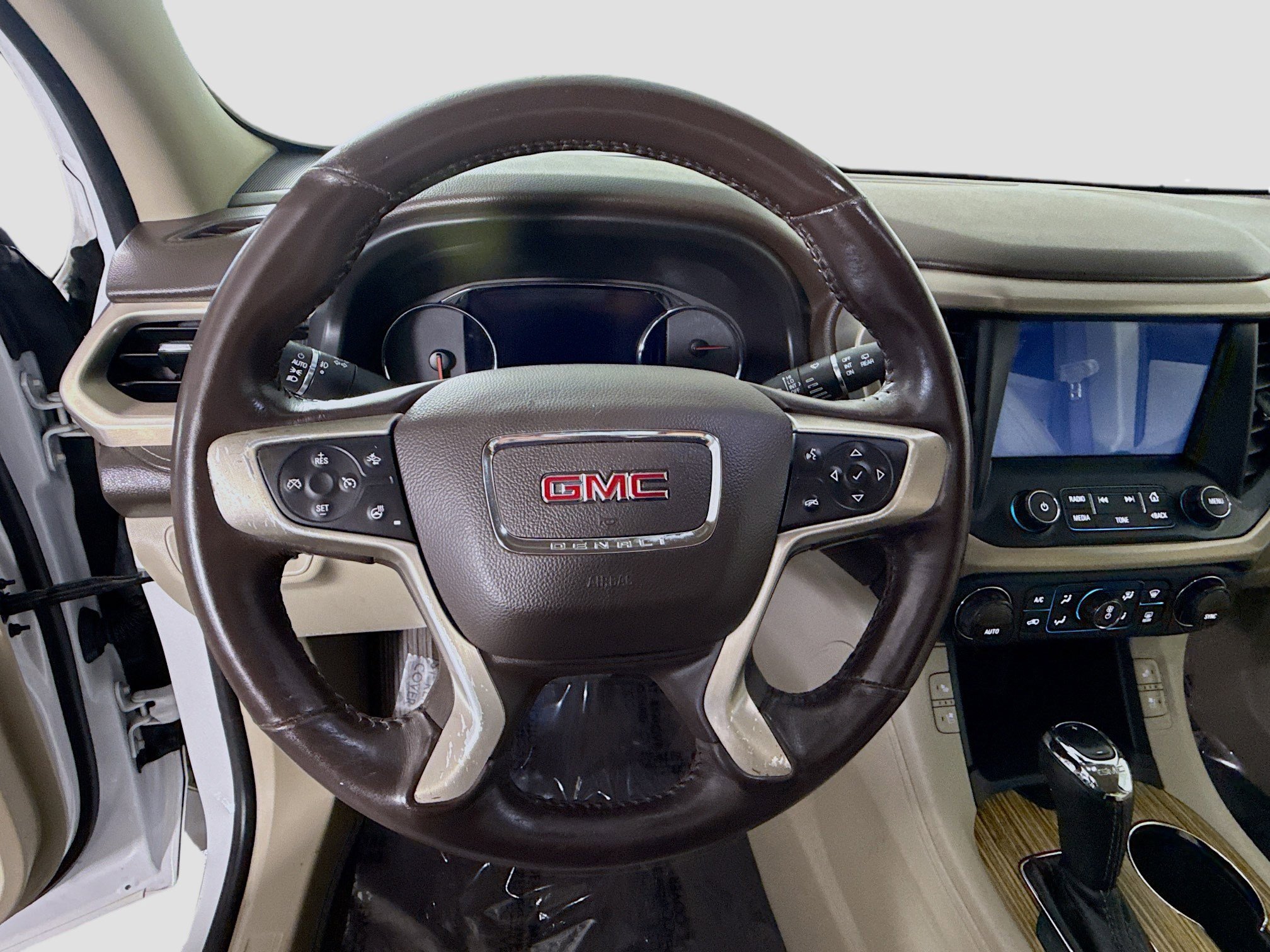 Used 2017 GMC Acadia Denali w/ Technology Package image 13