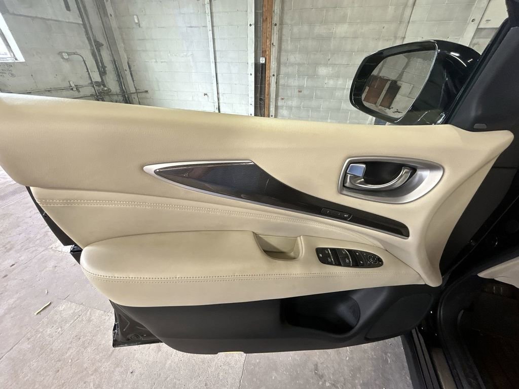 Used 2020 INFINITI QX60 Luxe w/ Essential Package image 13