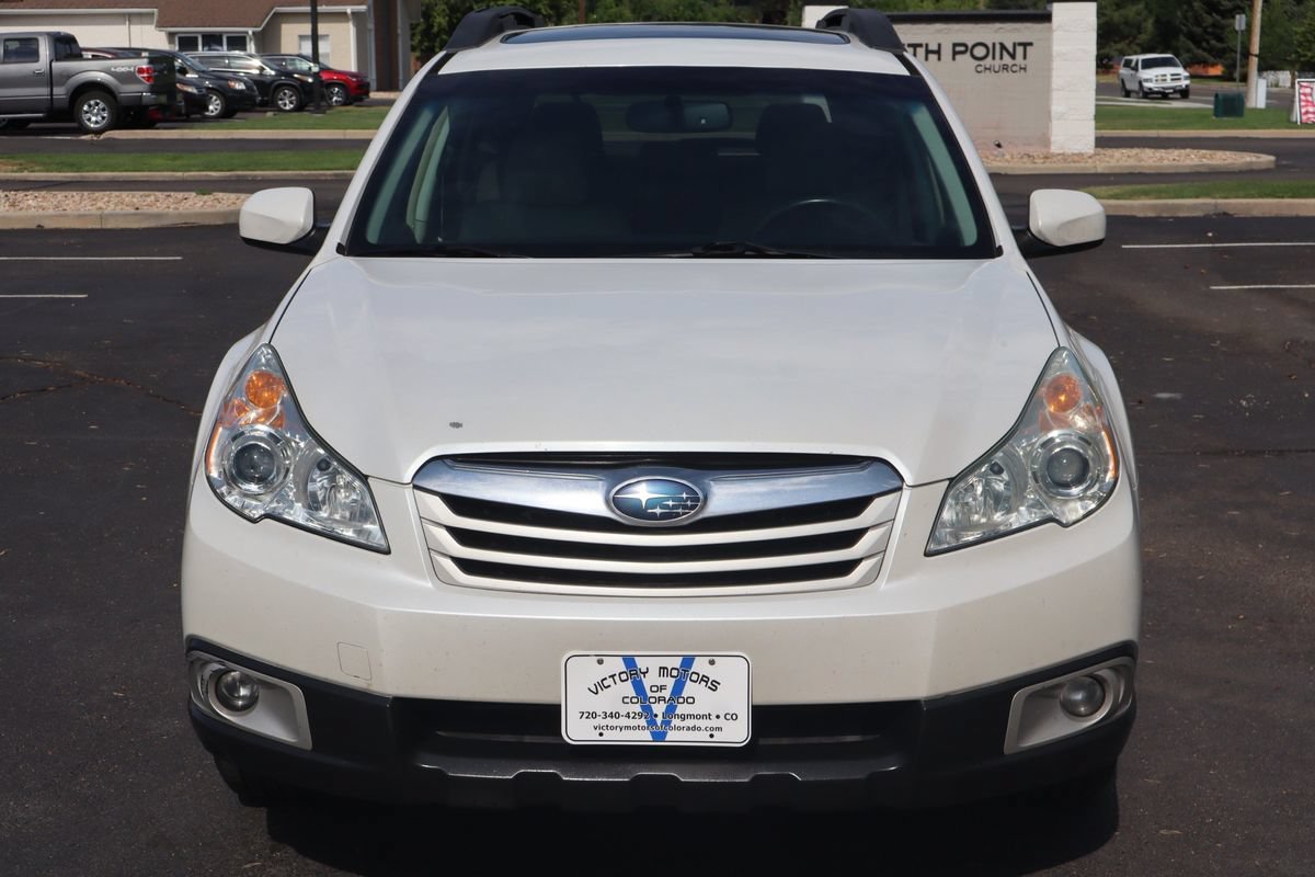 Used 2010 Subaru Outback 2.5i Premium AWD/4WD image 12
