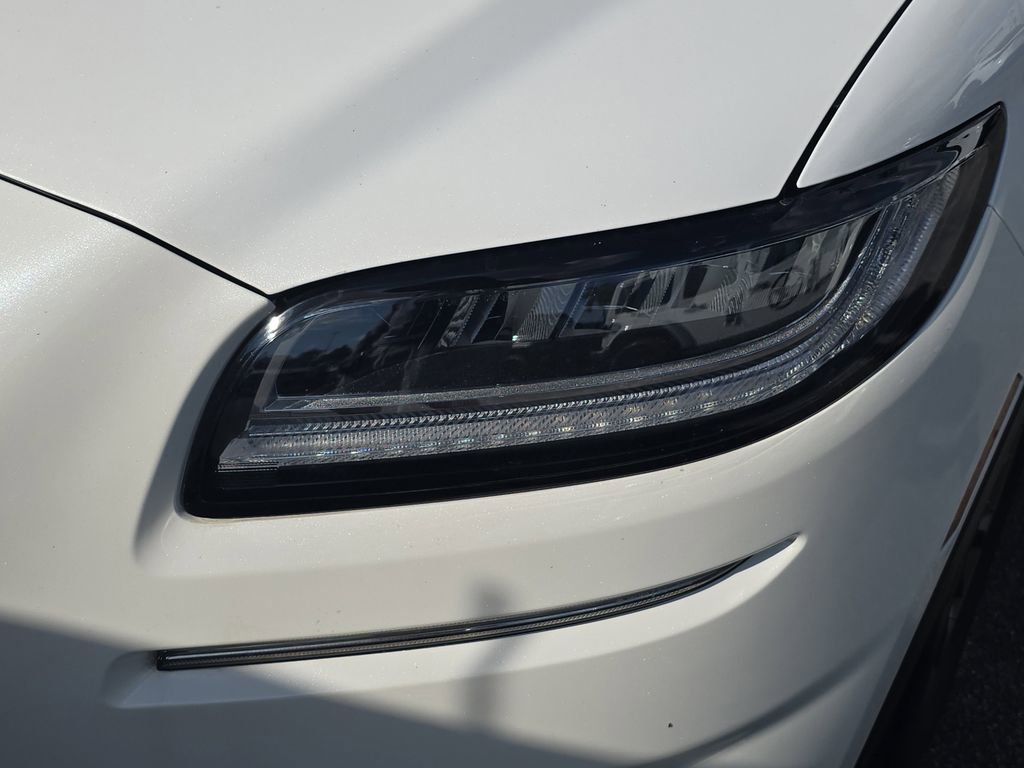 Used 2023 Lincoln Nautilus Standard w/ Premium Package image 7