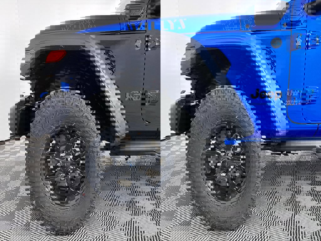 Used 2024 Jeep Wrangler Willys image 23