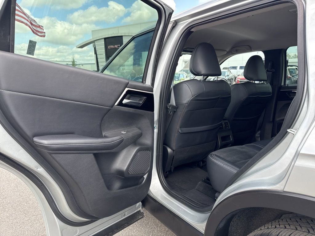 Used 2022 Mitsubishi Outlander SE image 29