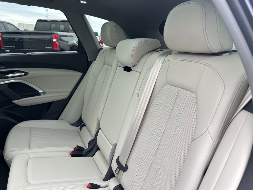 Used 2025 Audi Q5 Premium Plus image 32